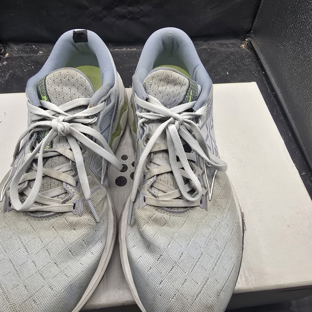 Mizuno Light Gray and Green Women's Athletic Shoes